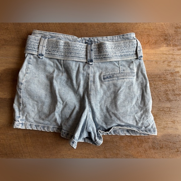Sezane Deia Shorts - Picture 3 of 4